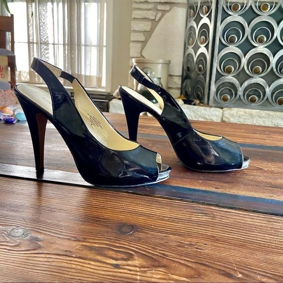 Nine West Peep Toe Sling Back Black Patent Leather Heels - Picture 3 of 8